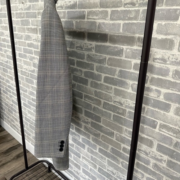 Babaton Gray Plaid Blazer - Picture 2 of 4